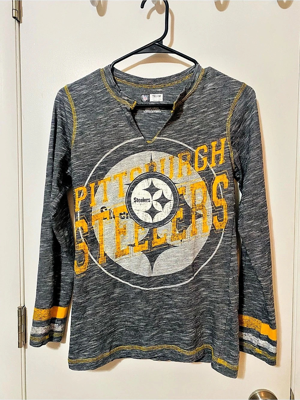 Pittsburgh Steelers Women’s Long Sleeve T-Shirt Medium